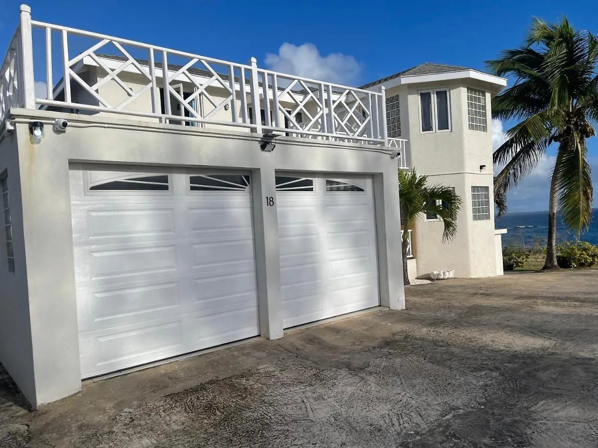 'Jasper' Private Room With Shared Bathroom St. Philip Barbados